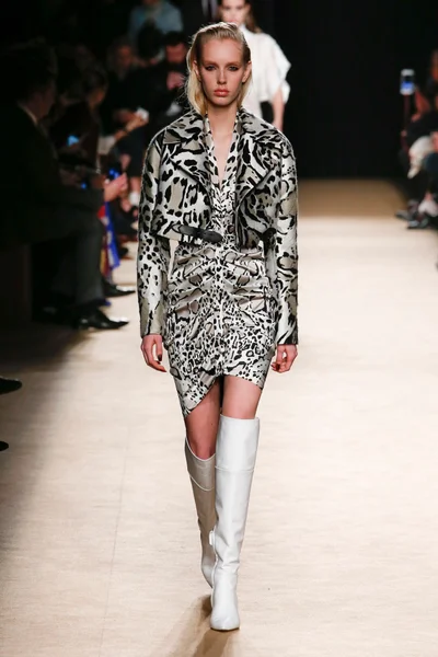 Look 4